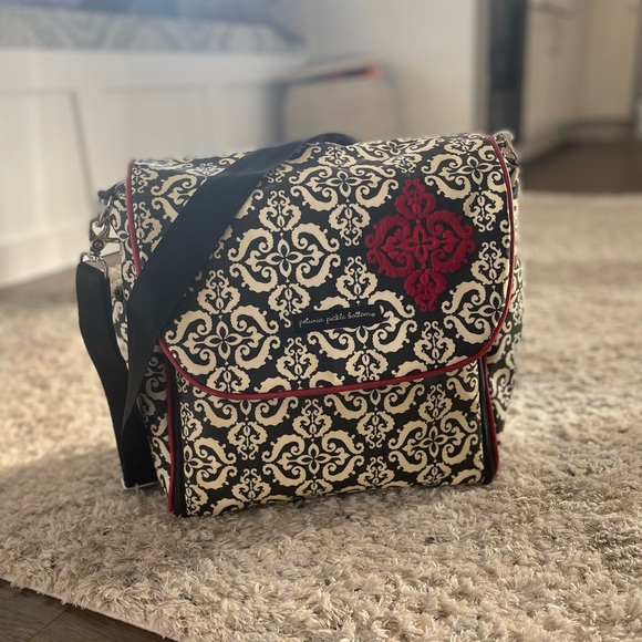 Designer diaper bag with diaper changing pad and backpack straps. - Picture 2 of 5